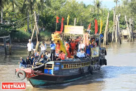 La fête d'accueil du Monseigneur la baleine (Nghinh Ông)