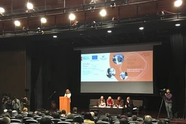  Échanges entre poètes francophones et vietnamiens à Hanoi