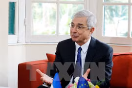 Claude Bartolone plaide pour une forte présence des entreprises françaises au Vietnam
