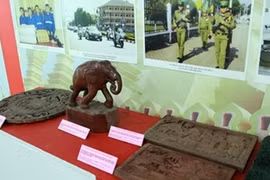 Exposition sur les relations entre les forces de sécurité du Vietnam et du Laos
