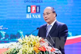 Dix entreprises s'engagent à investir 17.000 milliards de dongs à Ha Nam