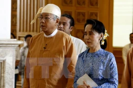 Le président birman U Htin Kyaw effectue une visite d'Etat au Laos 