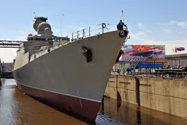 Mise à l'eau d'une frégate construite en Russie pour la Marine vietnamienne 
