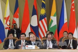 Nguyen Xuan Phuc rencontre ses homologues de l'ASEAN à Sotchi