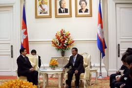 Des dirigeants thaîlandais et cambodgien se rencontrent à Phnom Penh