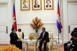 Des dirigeants thaîlandais et cambodgien se rencontrent à Phnom Penh