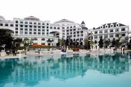 Ha Long s’efforce de devenir une ville touristique maritime moderne en 2020