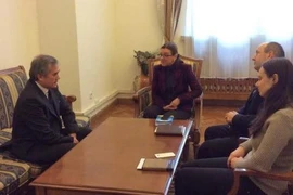 Le Vietnam demande de traiter l’affaire de fouille au Village de lotus à Odessa