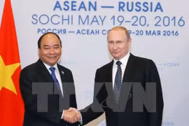 Entrevue Nguyen Xuan Phuc – Vladimir Poutine
