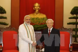 Le secrétaire général Nguyên Phu Trong reçoit le Premier ministre indien Narendra Modi