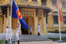 Cérémonie de lever du drapeau de l’ASEAN à Hanoi 