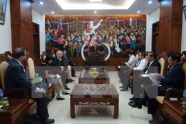 L'ambassadeur américain pour la liberté religieuse internationale en visite au Vietnam