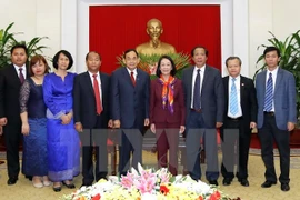 Intensifier les relations entre le Parti communiste du Vietnam et le Parti du peuple cambodgien