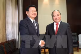 Le PM Nguyen Xuan Phuc rencontre les plus hauts dirigeants laotiens