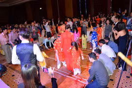 Les Vietnamiens à l'étranger accueillent le Têt traditionnel du Singe