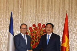Ho Chi Minh-Ville accueille le président français François Hollande 