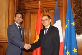 La ville française de Reims cherche la coopération économique avec le Vietnam