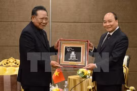 Le PM Nguyên Xuân Phuc reçoit des personnalités et businessmen thaïlandais