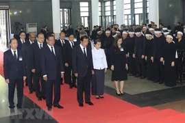 Des délégations étrangères rendent hommage au président Trân Dai Quang