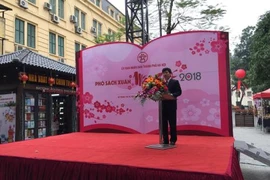 Ouverture d'une rue des livres du Têt du Chien à Hanoï