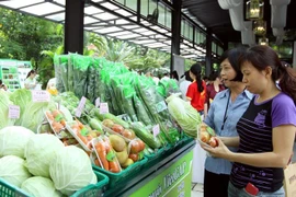 Près de 80% des magasins de fruits à Hanoi répondent aux normes de sécurité