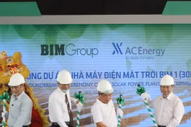 Mise en chantier de la première centrale photovoltaïque à Ninh Thuan 