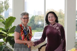 La vice-présidente Dang Thi Ngoc Thinh rencontre des dirigeants du Victoria (Australie)