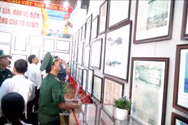 Exposition sur les archipels de Hoàng Sa et Truong Sa à Quang Tri