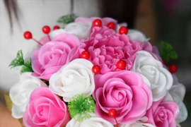 L’art de la fabrication des fleurs d'argile