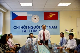 Une délégation du Comité d'État chargé des Vietnamiens résidant à l'étranger en R. tchèque