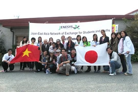Echange entre jeunes japonais et vietnamiens