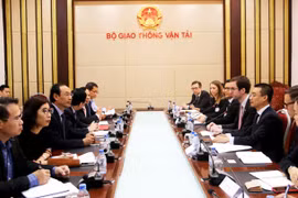 Le Vietnam et l’USABC travaillent sur les transports et l’importation des voitures