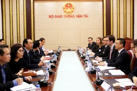 Le Vietnam et l’USABC travaillent sur les transports et l’importation des voitures