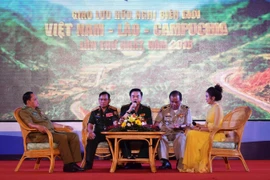 Premier échange d’amitié frontalière Vietnam-Laos-Cambodge