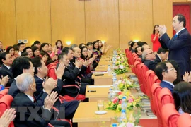 Journée des médecins vietnamiens : des dirigeants en visite dans des hôpitaux