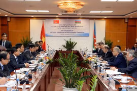 Le Vietnam renforce sa coopération avec l'Azerbaïdjan