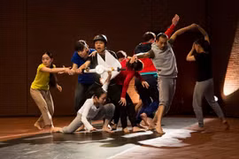 La circulation vietnamienne inspire un spectacle de danse japonais