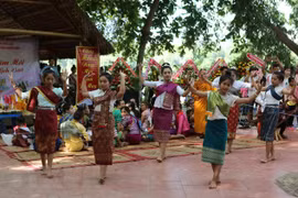 Le Vietnam fête la Boun Pimay du Laos à Genève (Suisse)