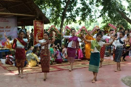 Le Vietnam fête la Boun Pimay du Laos à Genève (Suisse)