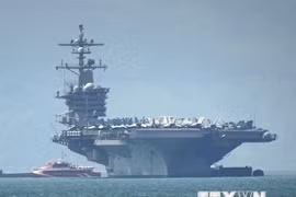 Dà Nang accueille le porte-avions USS Carl Vinson