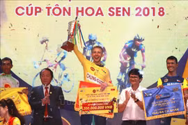 Clôture de la course internationale de cyclisme VTV – Coupe Ton Hoa Sen