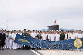 Un sous-marin japonais au port de Cam Ranh