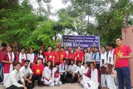 Echanges entre les jeunes vietnamiens et indiens