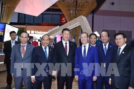 Le PM Nguyen Xuan Phuc à la Foire internationale des importations chinoises à Shanghai