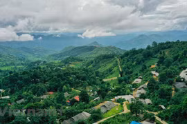 Portails uniques à Sin Suoi Ho - village de l'ethnie Mong à Lai Chau