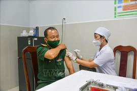 COVID-19 : Près de 54.000 cityoyens vietnamiens sont vaccinés