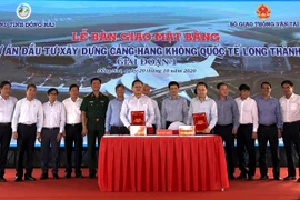 Dong Nai livre le chantier pour la construction de l'aéroport de Long Thanh