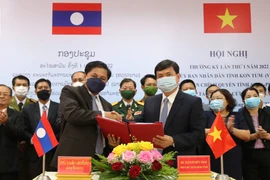 Kon Tum et Attapeu (Laos) renforcent la coopération dans la lutte contre la catastrophe naturelle