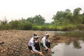 À la découverte des coutumes des Muong de Hoà Binh