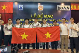 Des Vietnamiens primés aux Olympiades internationales d’astronomie et d’astrophysique 2021